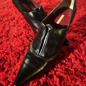 Max Studio black leather pumps size 8
